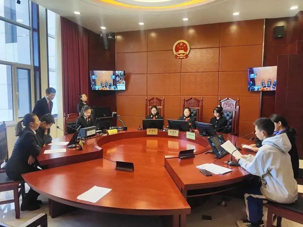 达茂旗:少年法庭"圆桌审判"开庭_澎湃号·政务_澎湃新闻-the paper