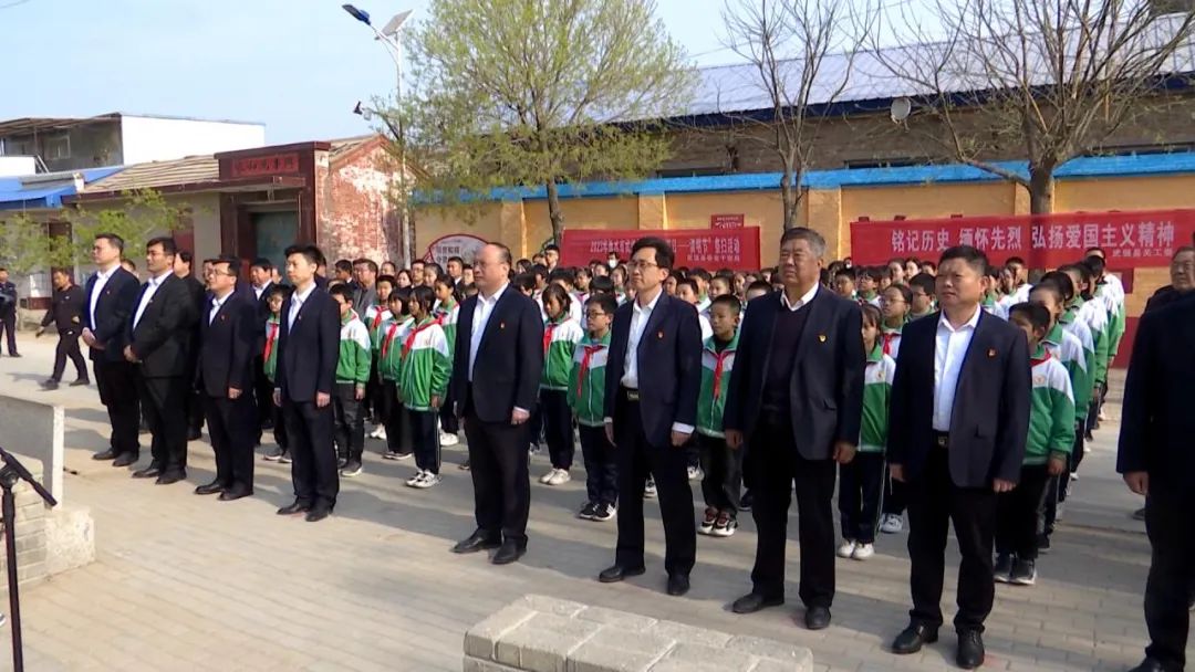 武强县举行2023年清明节祭扫革命英灵烈士亭活动_澎湃号·媒体_澎湃