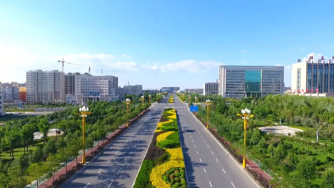 创建文明城市的核心竞争力和最大发展优势,阿拉善盟始终坚持生态优先
