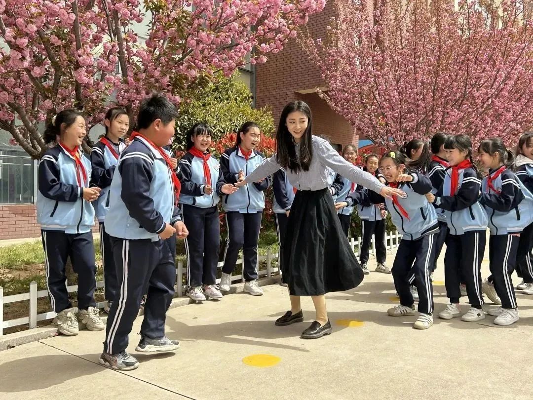 你的童年,亦是我的童年—惜福镇街道中心小学 拍摄者:索贝贝手植