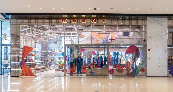 MARNI中国首家旗舰店再焕新，联动90后艺术家打造“梦门”艺术装置空间