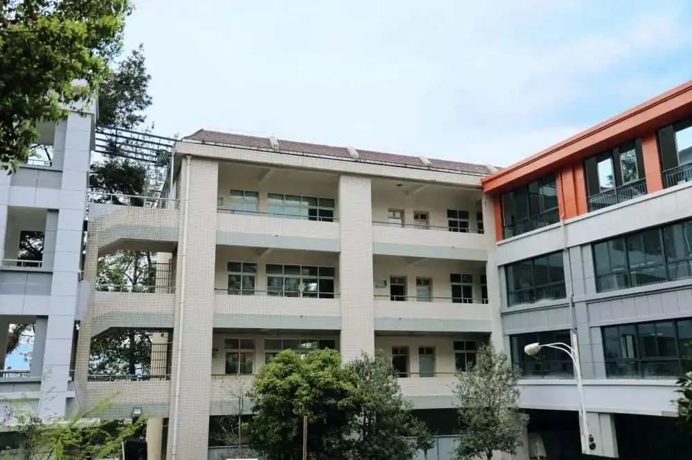 平面图(道路采用三纵七横)二,征名范围本次征集面向寿昌中学全体教职