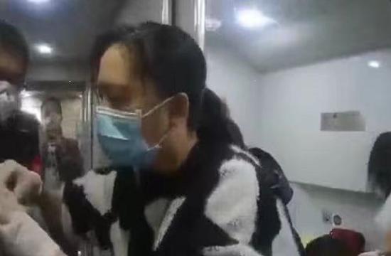 【云南好人】刘丽平:偶遇孕妇临盆生产 义无反顾伸出援手_澎湃号·政务_澎湃新闻-The Paper