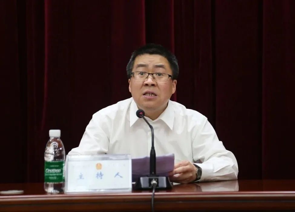 荣昌区副区长,区公安局局长唐列,区检察院党组书记