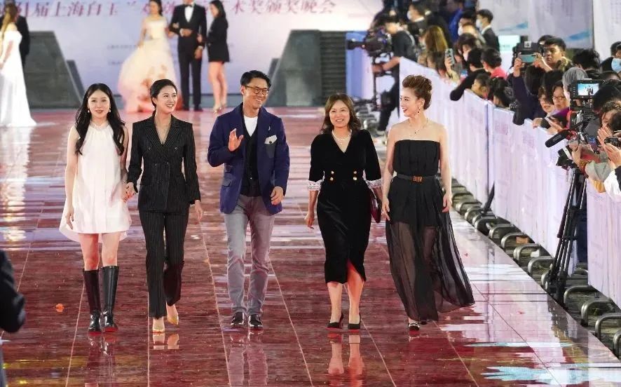 数字红毯星光璀璨,多图再现第31届上海白玉兰戏剧表演艺术奖红毯仪式盛况_澎湃号·政务_澎湃新闻-The Paper