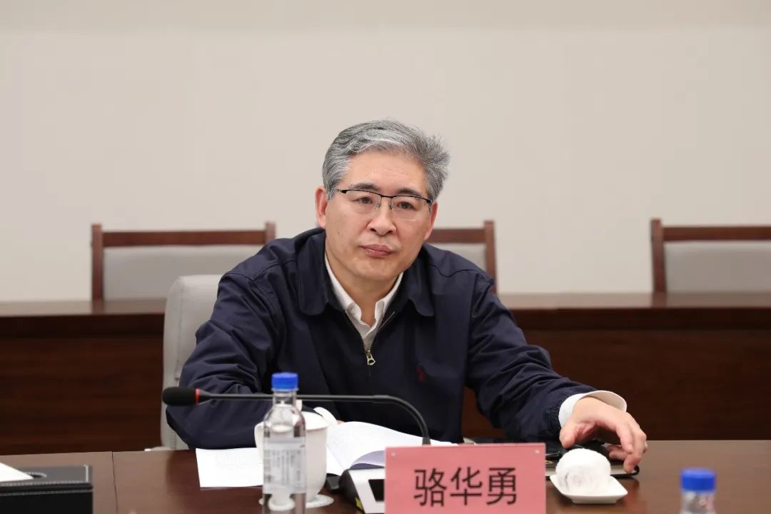 杜波会见义乌市政府党组成员,自贸区管委会主任骆华勇一行_澎湃号