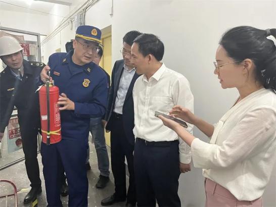温暖施惠芳以“四不两直”方式检查安全生产工作_澎湃号·政务_澎湃新闻-The Paper