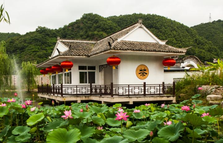 鞍山岫岩水巷风景区图片