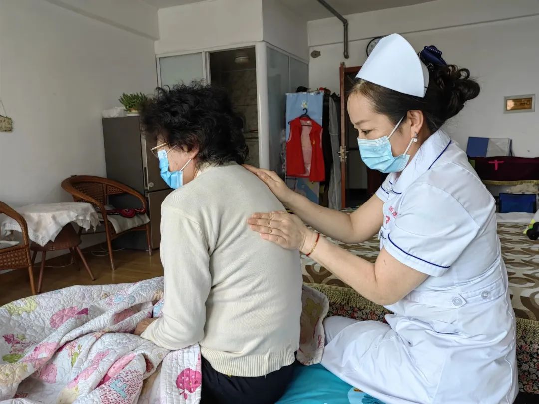 迎接"5·12" 国际护士节——情系养老院 宣讲暖人心_澎湃号·媒体