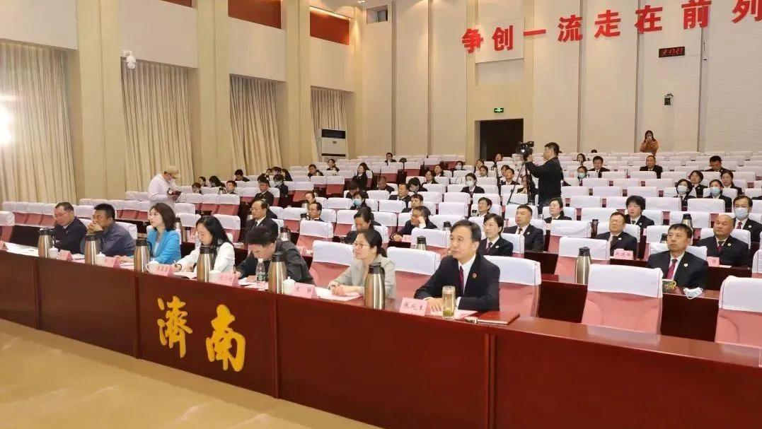济南市检察院举办“建功新时代 检察青年说”演讲比赛