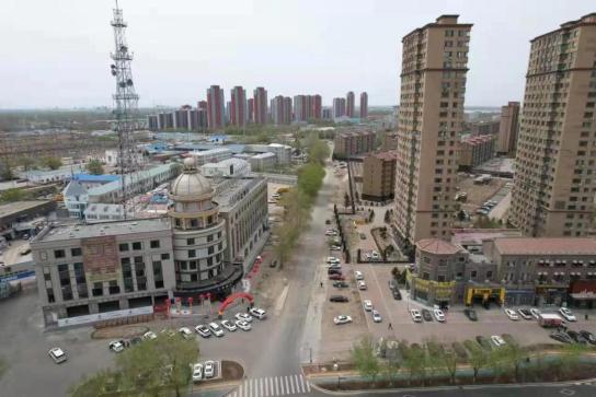 全幅封闭明起让胡路区这条道路施工