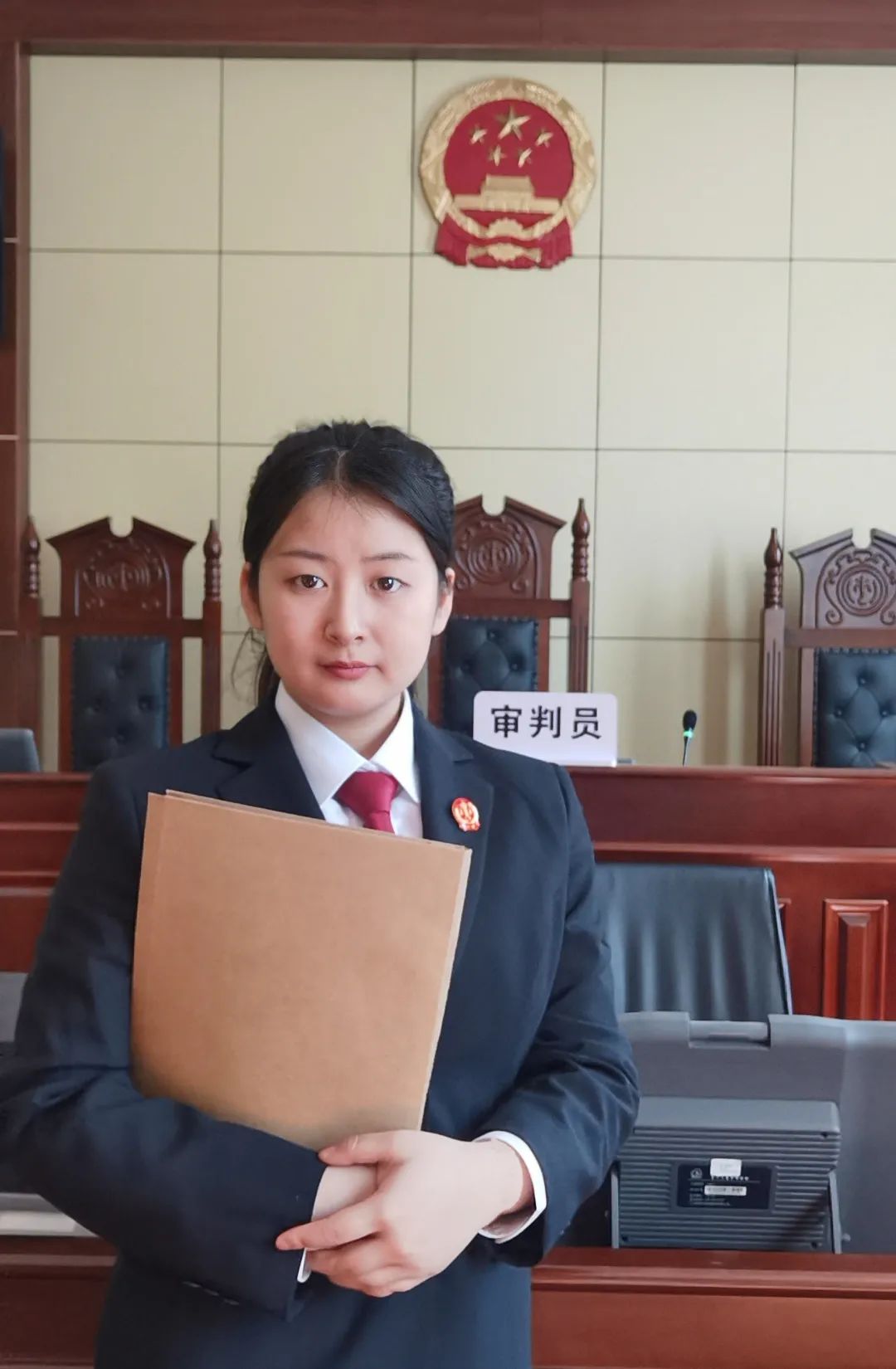 吴云霞:保持热爱,不负青春| 榆法 · 十佳新青年风采_澎湃号·政务