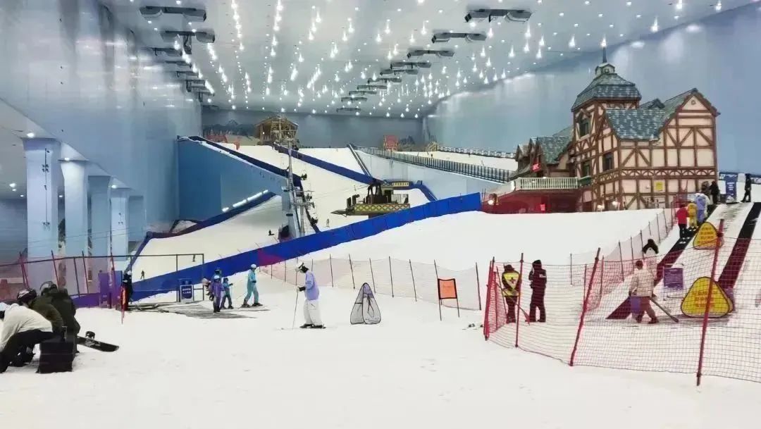 滑雪“追尾”谁负责？滑雪教练出庭来评析