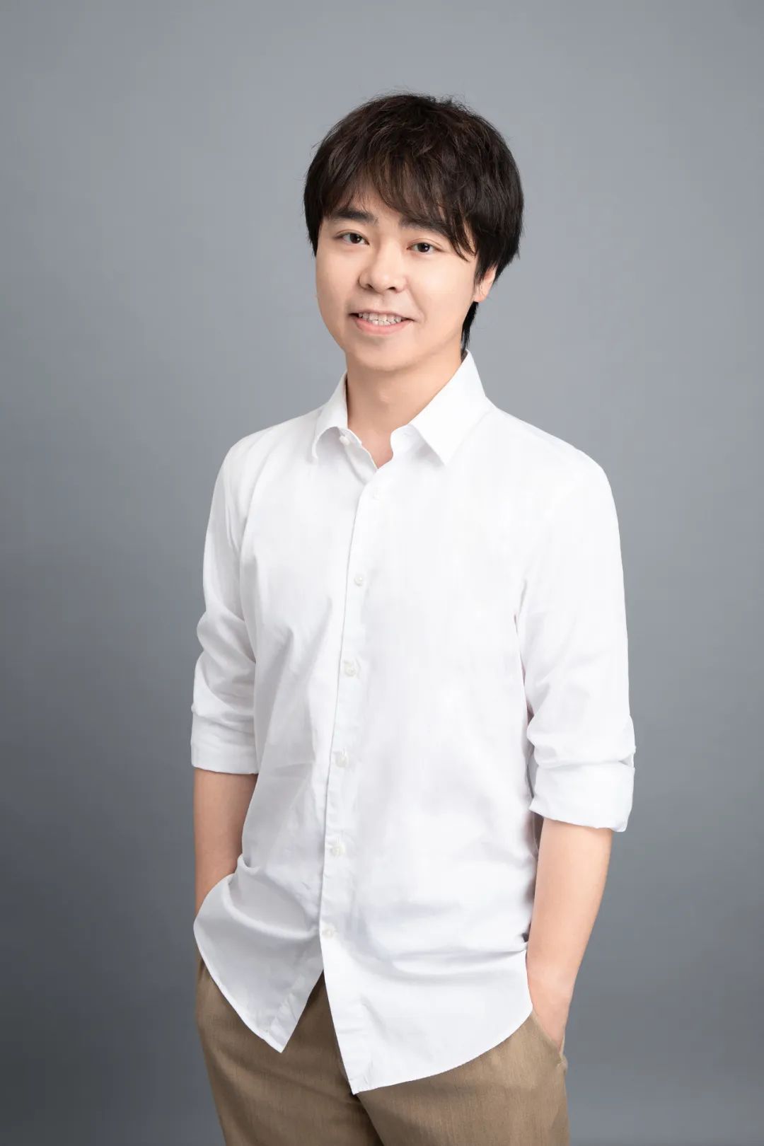 为了重写这本《长大就是边走边选》,早已是百万畅销书作者的李尚龙