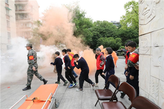 512防灾减灾日拱宸桥小学师生开展应急疏散安全演练