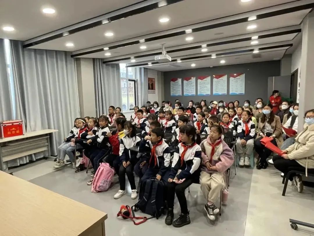 科普动态格物致知笃行致远东港区全国科技工作者日科普活动红红火火一