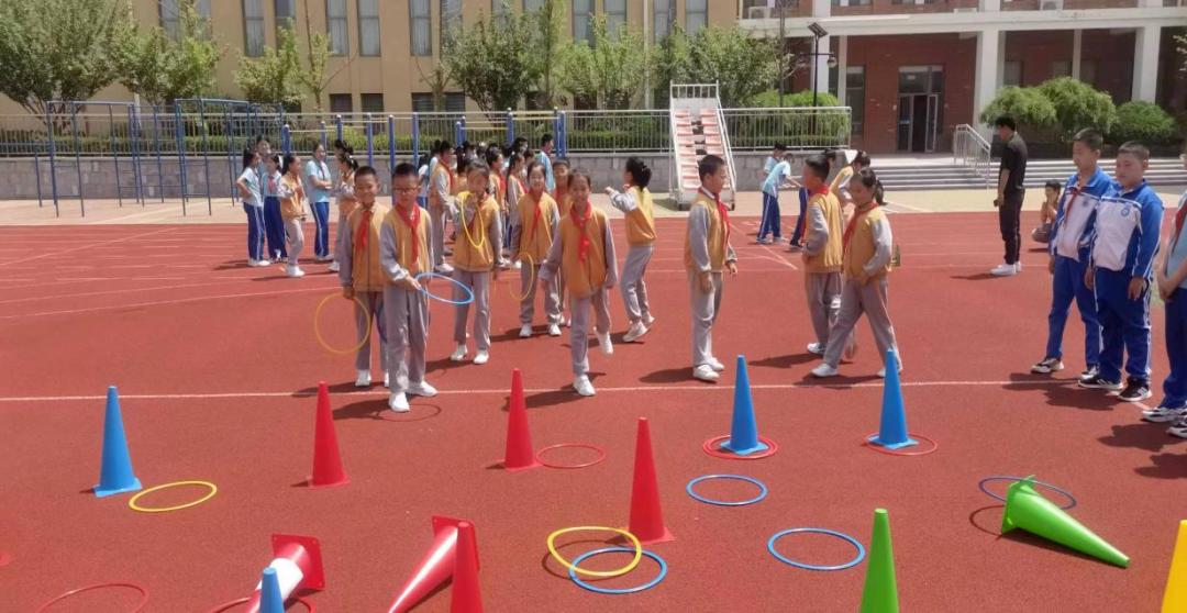 双莱交流同成长 两校携手同进步——莱西市济南路小学迎接莱阳市童心