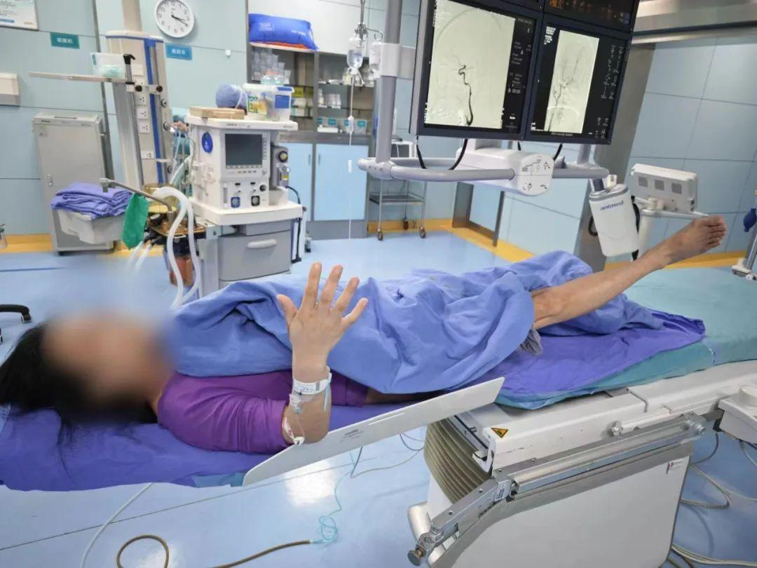 小心，这个位置别乱按，一女子在家按摩后突发急性脑梗