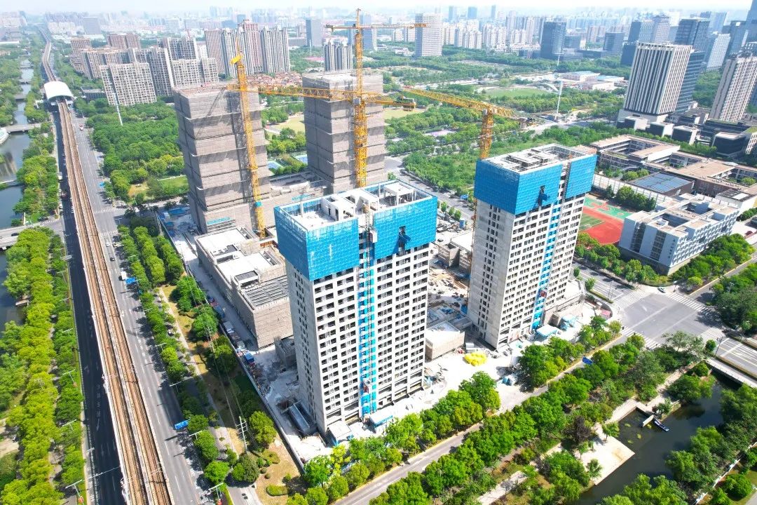 【抢鲜看】春生夏长！中建三局一批重点工程封顶