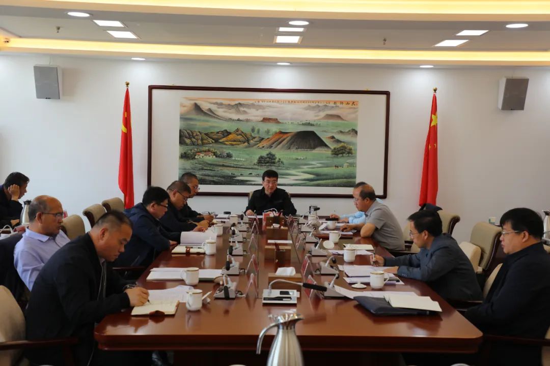 察右后旗召开经济形势分析座谈会