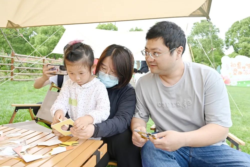 奉贤区举办0-3岁科学育儿社区行亲子“家”年华活动_澎湃号·政务_澎湃新闻-The Paper