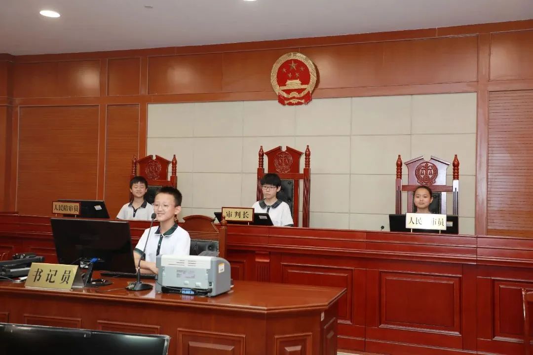 法润少年,护航成长——诸城法院开展“六一”主题开放日活动
