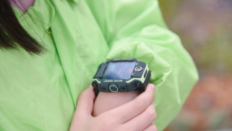 追星、早戀、沉溺游戲，主打安全的小天才，成為了法外之地