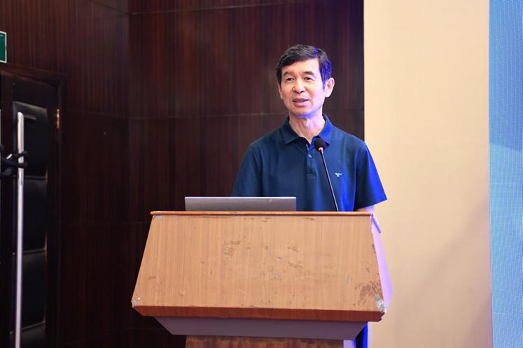 中国电工技术学会长王志华副秘书长出席了会议并致辞.