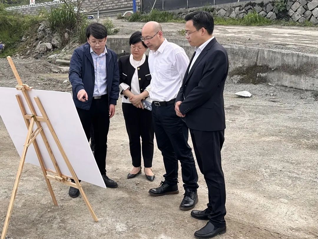 温州市水利局局长李红健多次带队前往鹿城,永嘉等多个镇街开展乱点
