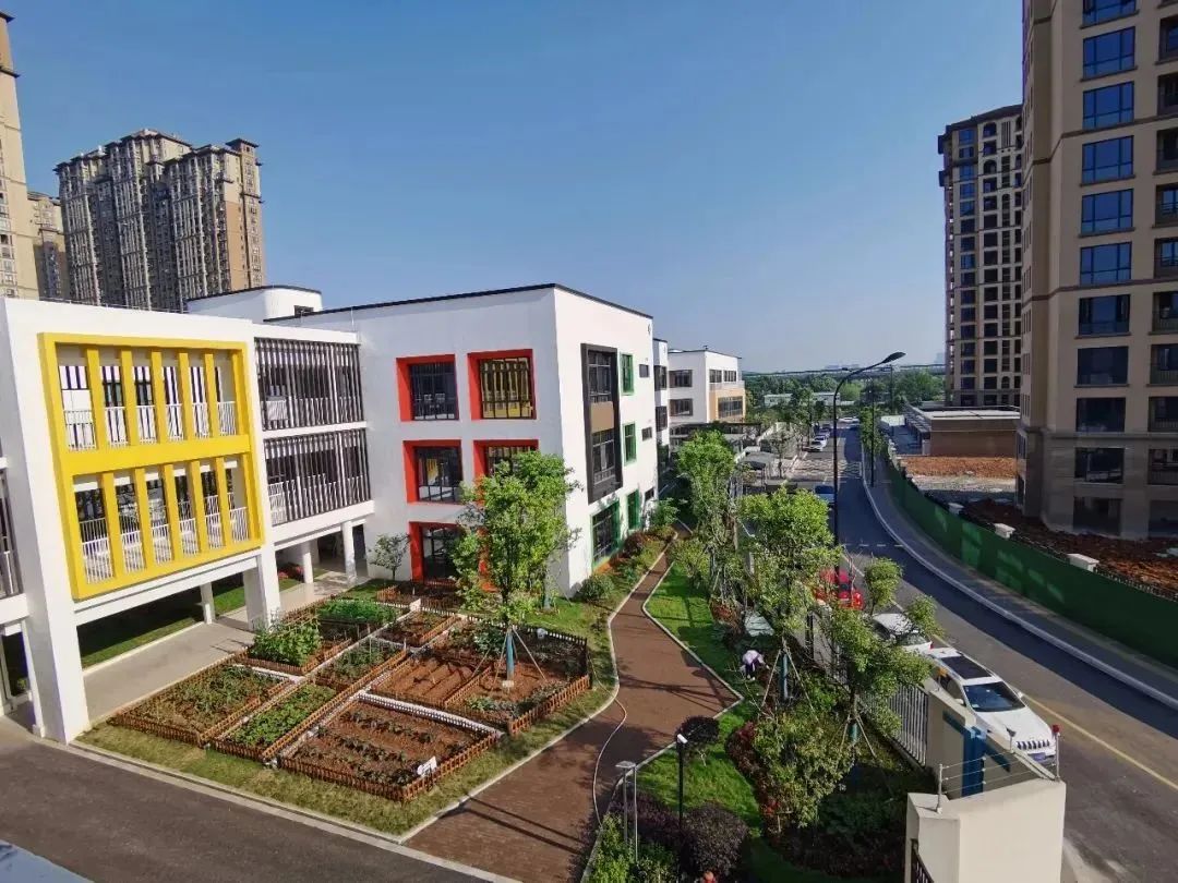 闲林东路幼儿园位于闲林街道云睦街455号.