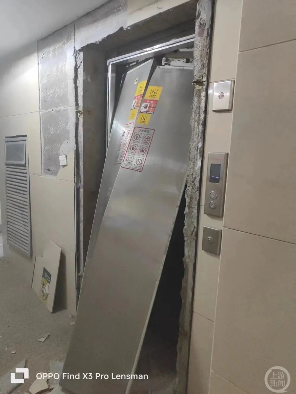 杭州一小区电梯爆炸人被炸飞?街道回应