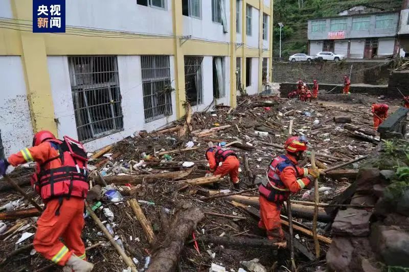 暴雨山洪视频_呼和浩特山洪失联3人已遇难_暴雨遇难21人