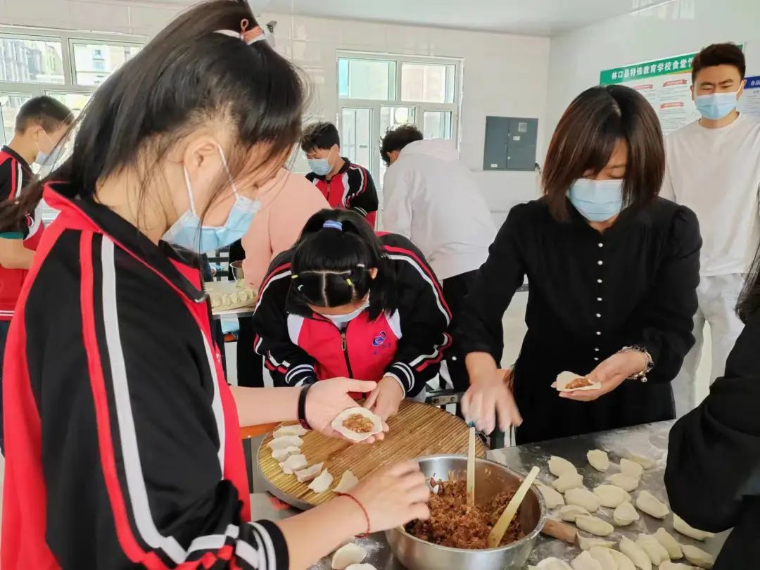 【少年儿童心向党 童心聚力向未来】林口县妇联走进县特殊教育学校