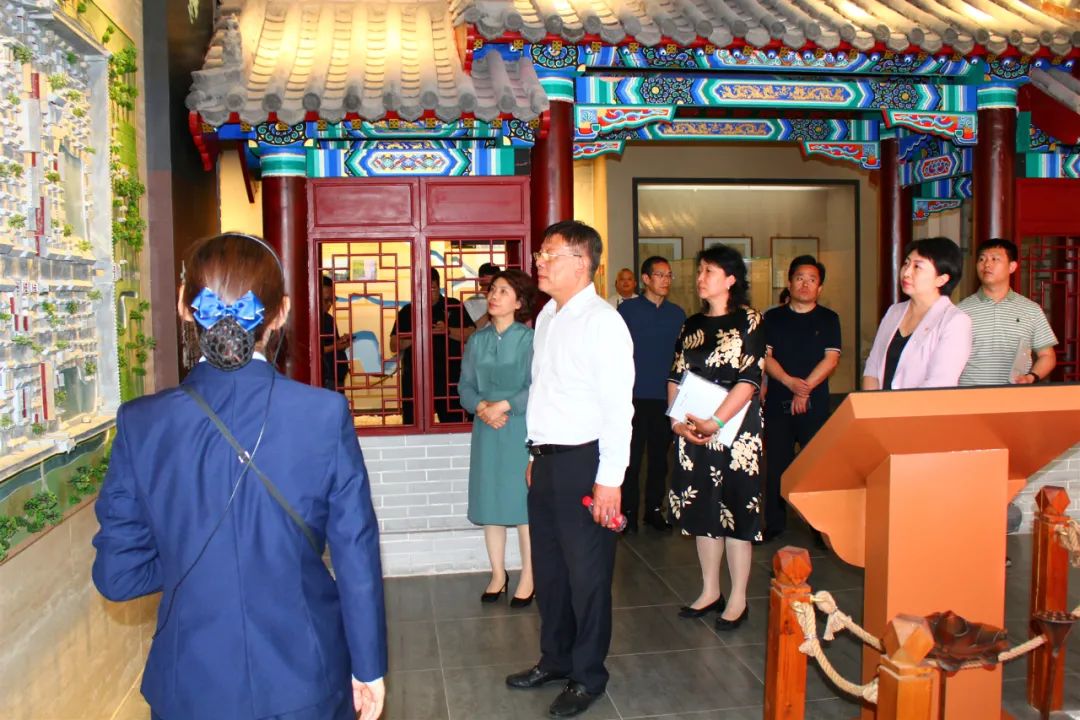 省档案馆省方志办副馆长副主任刘学圃一行到香河县调研村志编修情况