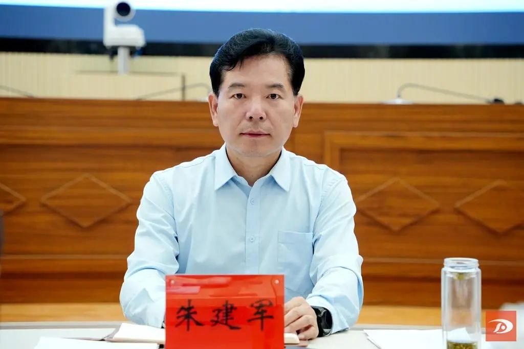 敦煌市委副书记,市长朱建军,敦煌市委副书记王金参加会议,并就做好