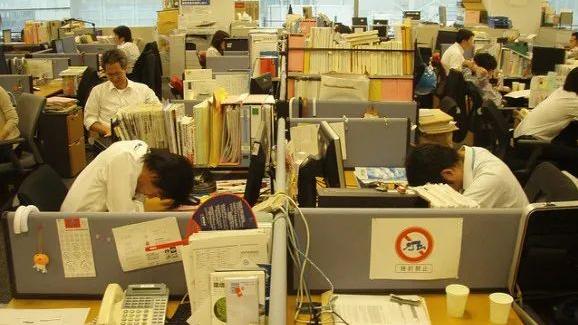 日本过劳死频发，这份工作比命还重要？