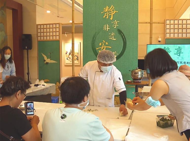 20个非遗文化体验项目!全市首家沉浸式非遗体验的区级文化馆!快来尝“新”→_澎湃号·政务_澎湃新闻-The Paper
