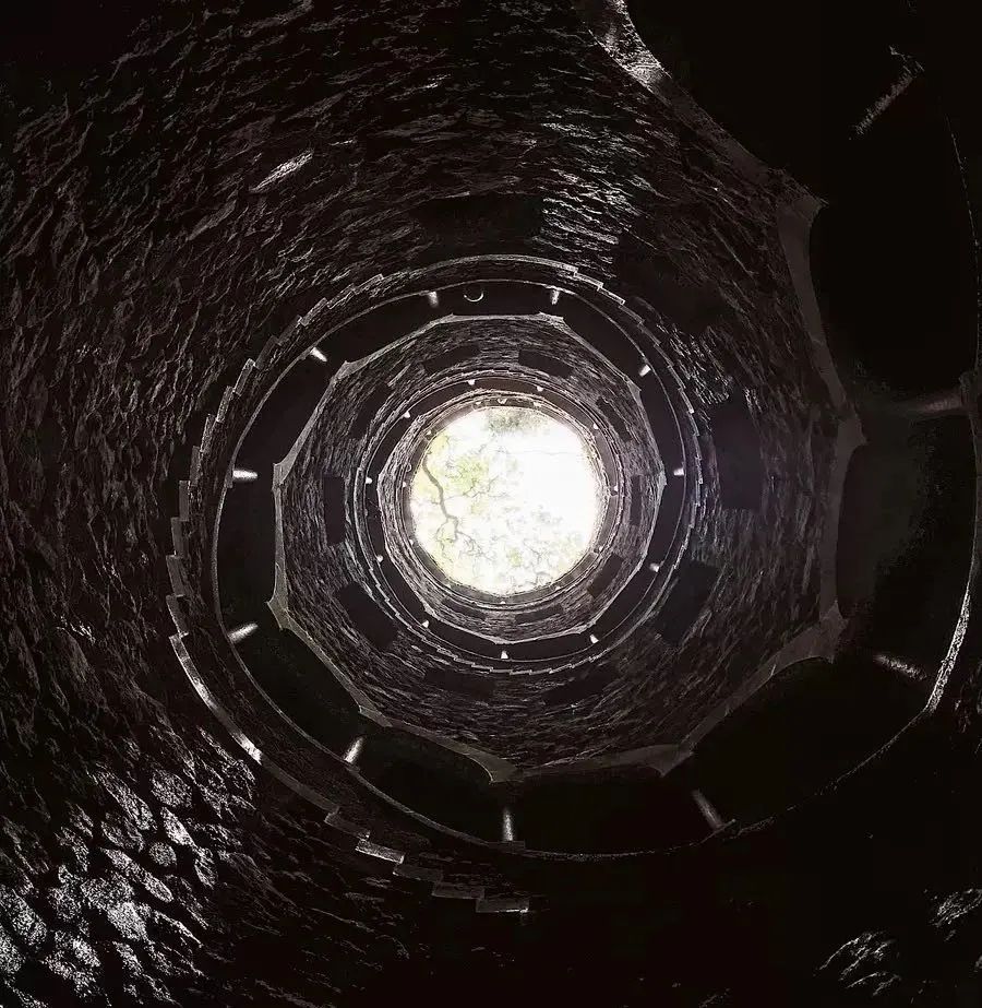 井中水与锁，梦境深处的隐喻与启示