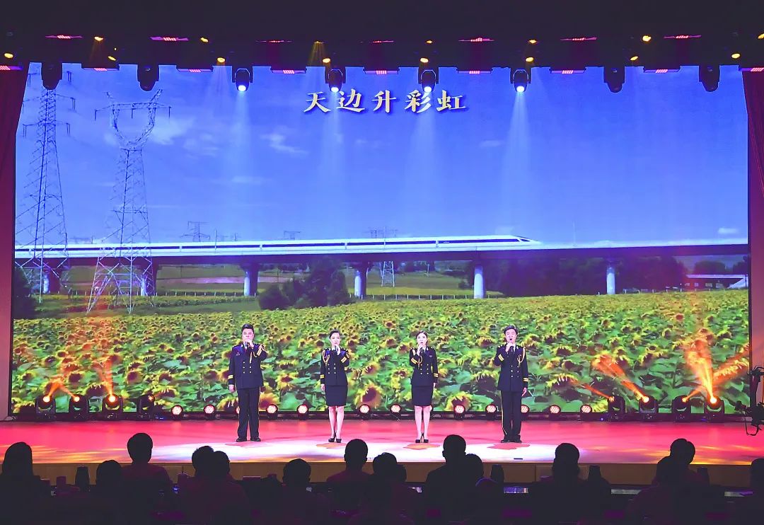 高铁为什么成了“新闻富矿”？_预祝活动举办成功的话_祝活动举办成功的话