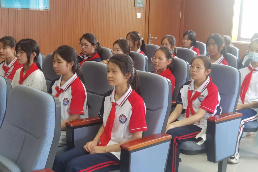 仪征法院陈集法庭组织中学生开展模拟法庭活动