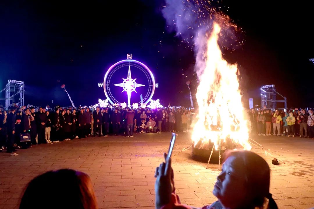 在北极夏至音乐节的前奏和余音中,2023年度"诚信漠河"文明守信商家