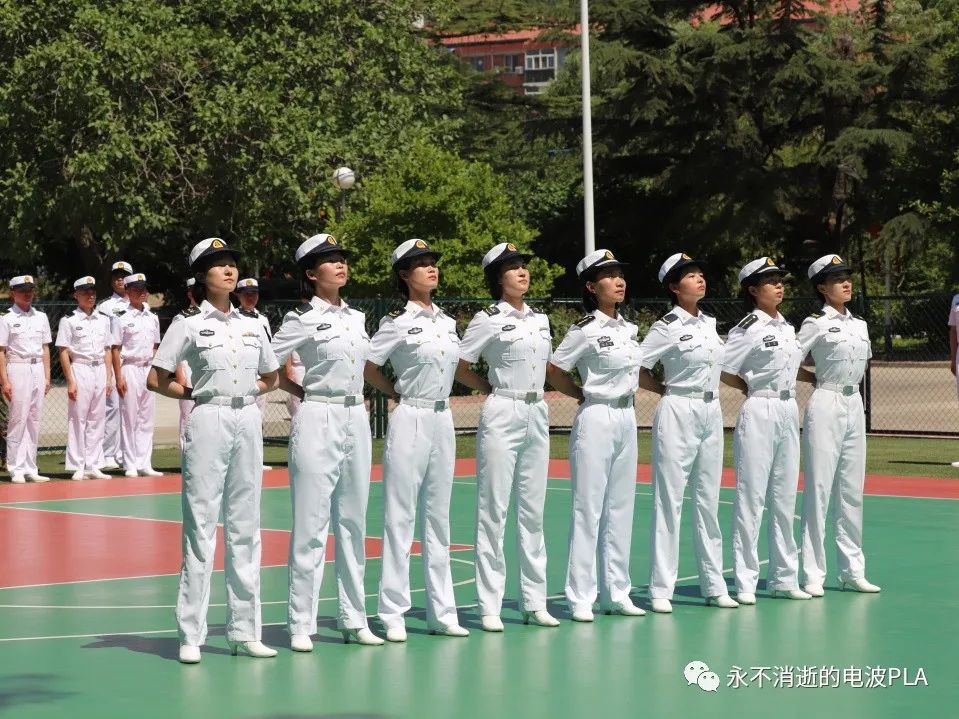海军通信兵:浪花白的帅与飒,你pick哪一张
