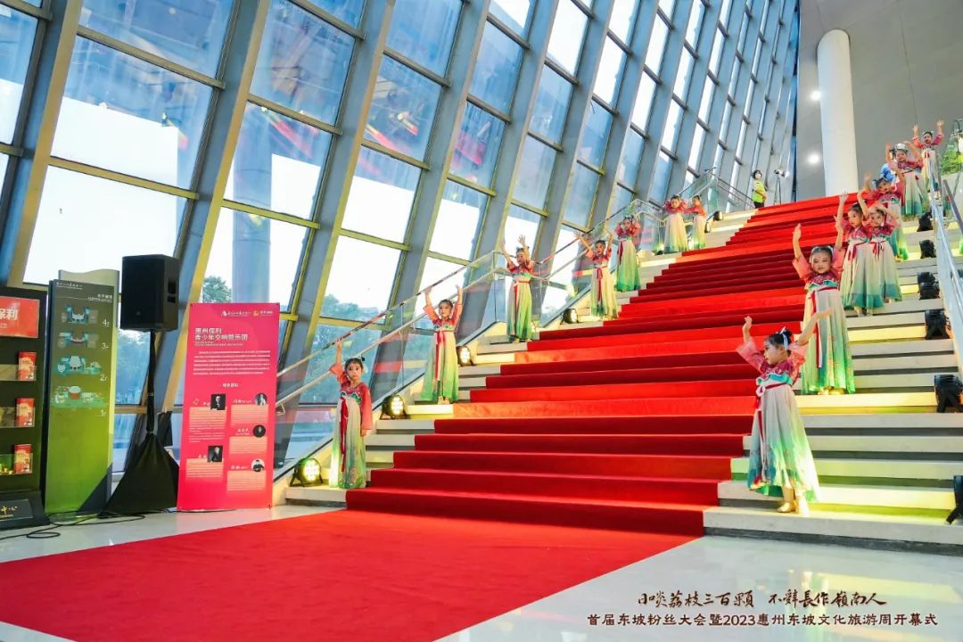 震撼！整个惠州为他打CALL！