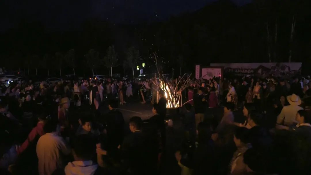“激情夏夜 共舞遮阳”一场完美的篝火晚会嗨翻整个夏天！_澎湃号·政务_澎湃新闻-The Paper
