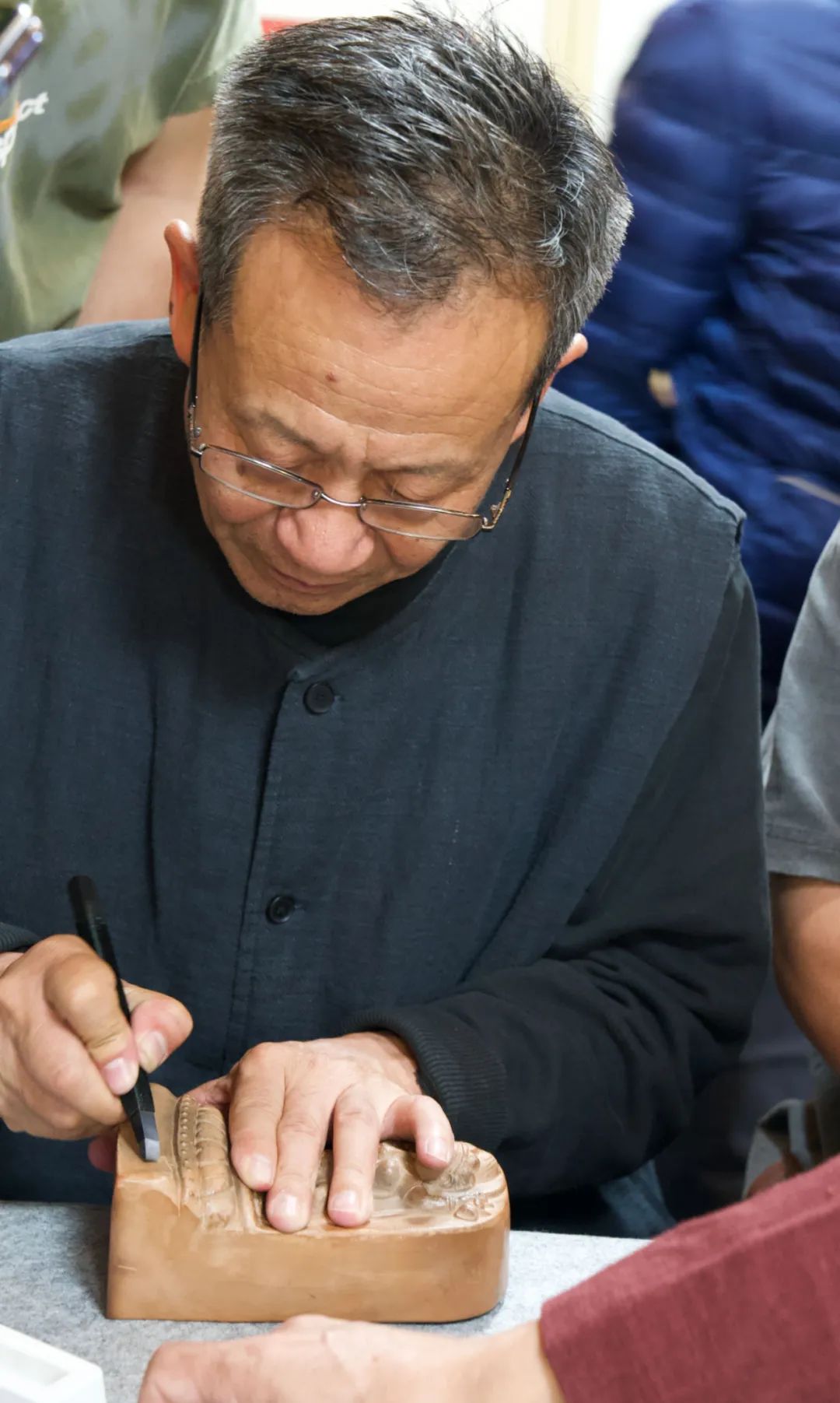 【工作动态】“寻迹卫城 文脉城中”第二届当代国际中青年篆刻家陶瓷印创作展圆满开展_澎湃号·政务_澎湃新闻-The Paper