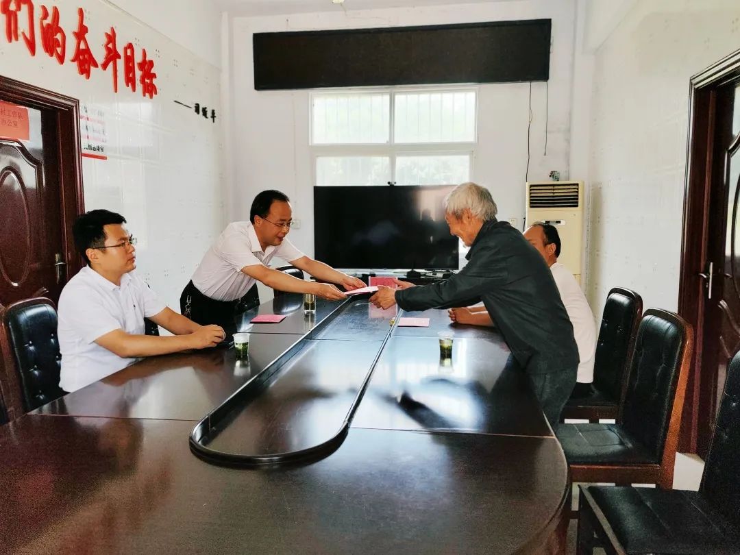 张琨院长走访慰问基层党组织和老党员_澎湃号·政务_澎湃新闻-The Paper