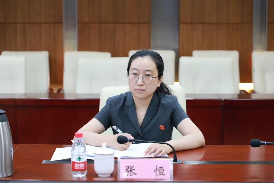 民二庭副庭长张恒发布企业法律风险防控典型案例随后,张恒现场通报了