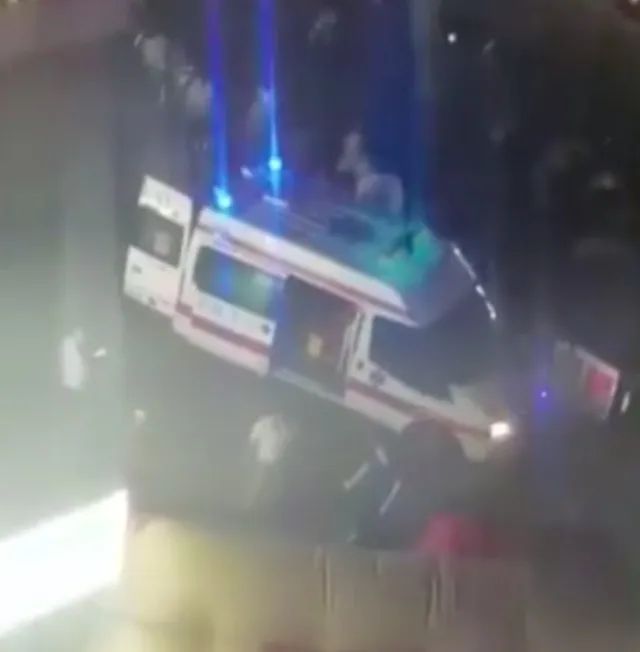 龙溪山庄跳楼身亡_男子徘徊数小时跳楼身亡 路人曾起哄_男子跳六楼身亡