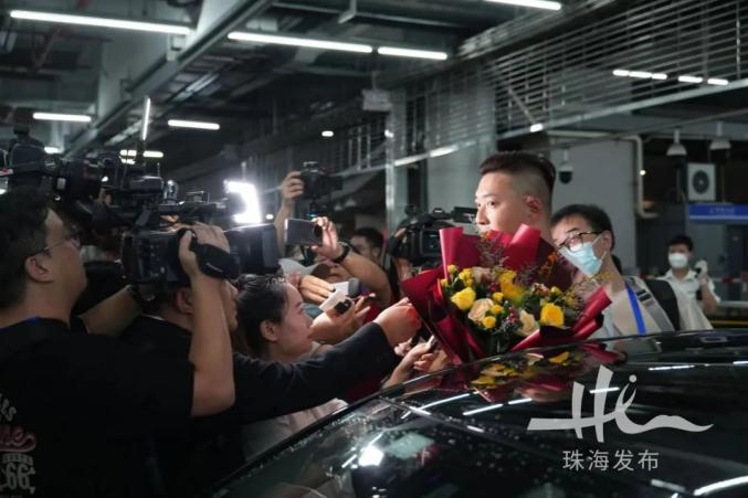 实施普惠性支持政策_“港车北上”正式实施_性刻图