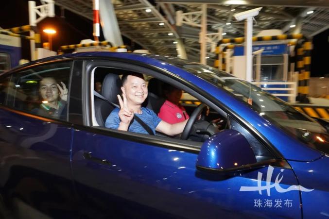 “港车北上”正式实施_性刻图_实施普惠性支持政策